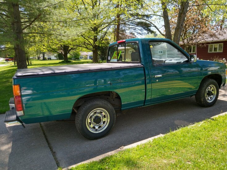 Thumbnail Photo undefined for 1995 Nissan Pickup 2WD Regular Cab